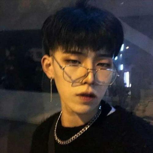 吃瓜网红照片头像图片男,揭秘吃瓜网红男生头像背后的故事